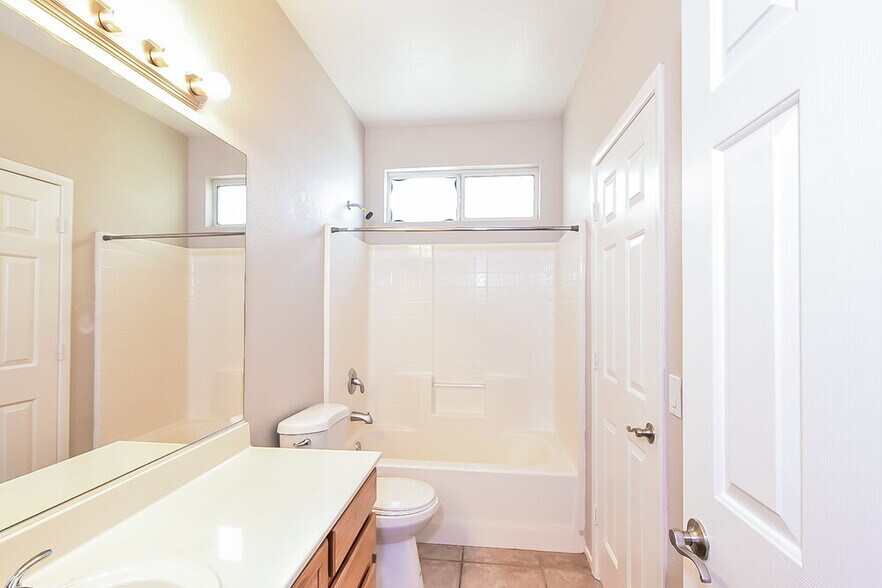 Building Photo - 9048 Blue Raven Ave