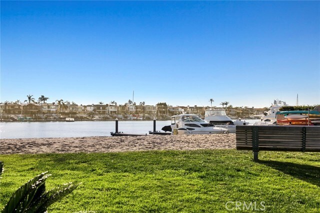 Building Photo - 2572 Bayshore Dr