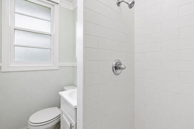 Building Photo - 7959 SE 64th Ave