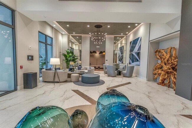 Building Photo - 301 1st St S