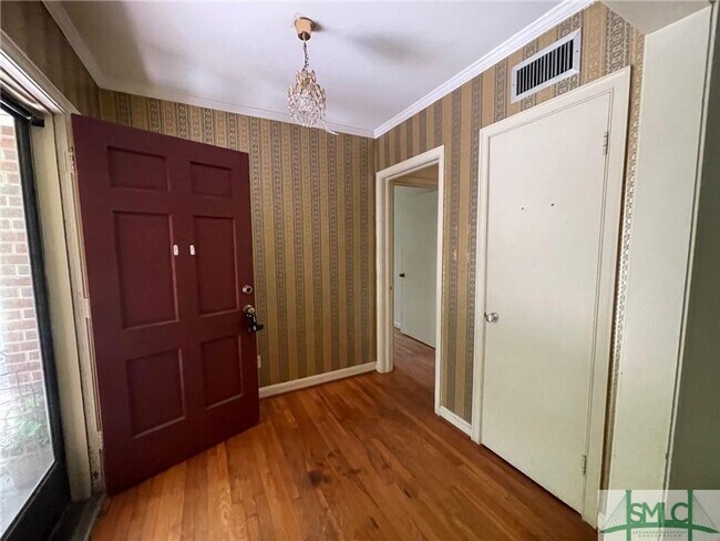 Building Photo - 5525 W Waters Dr