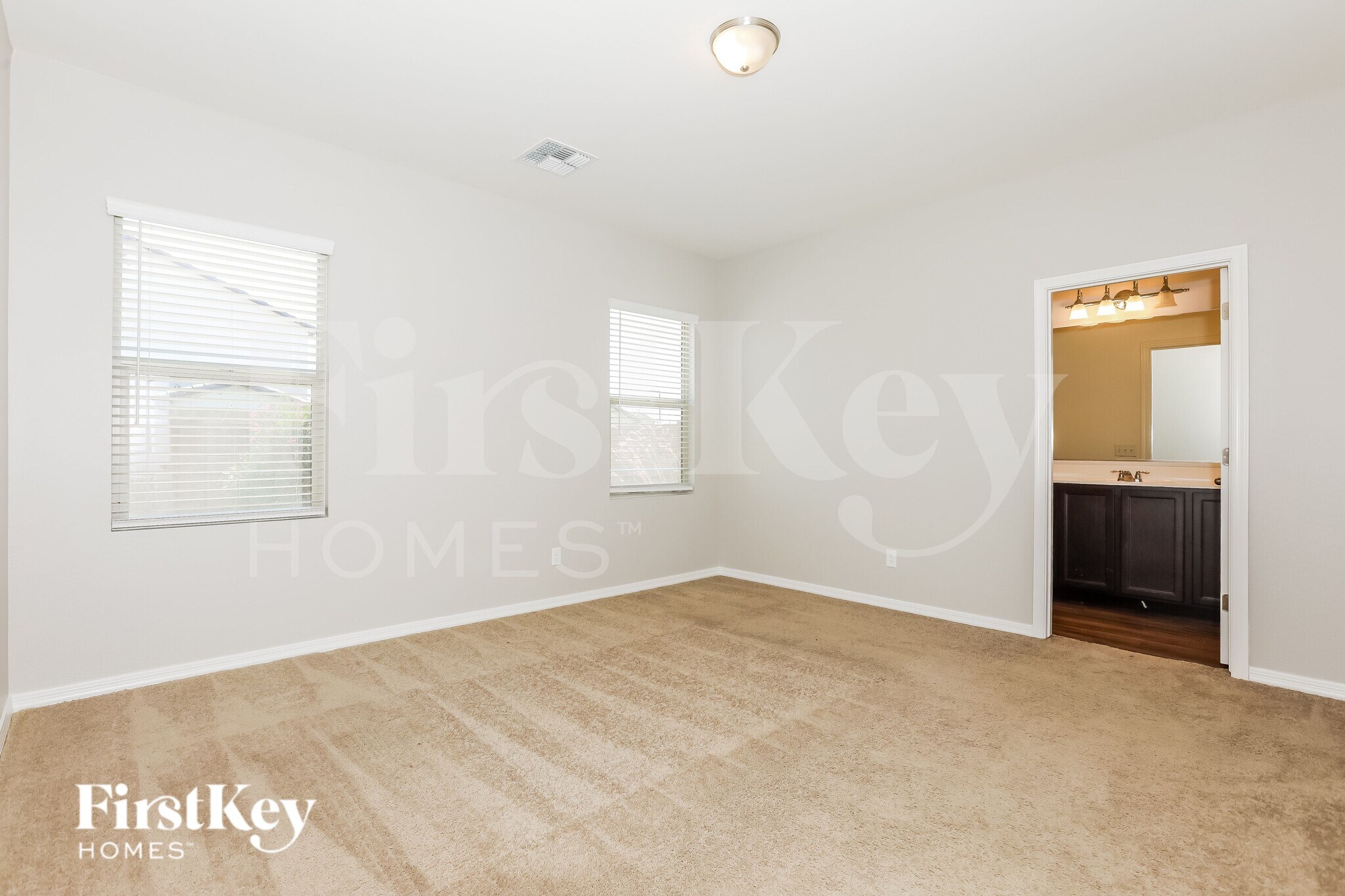 Building Photo - 335 W Powell Dr