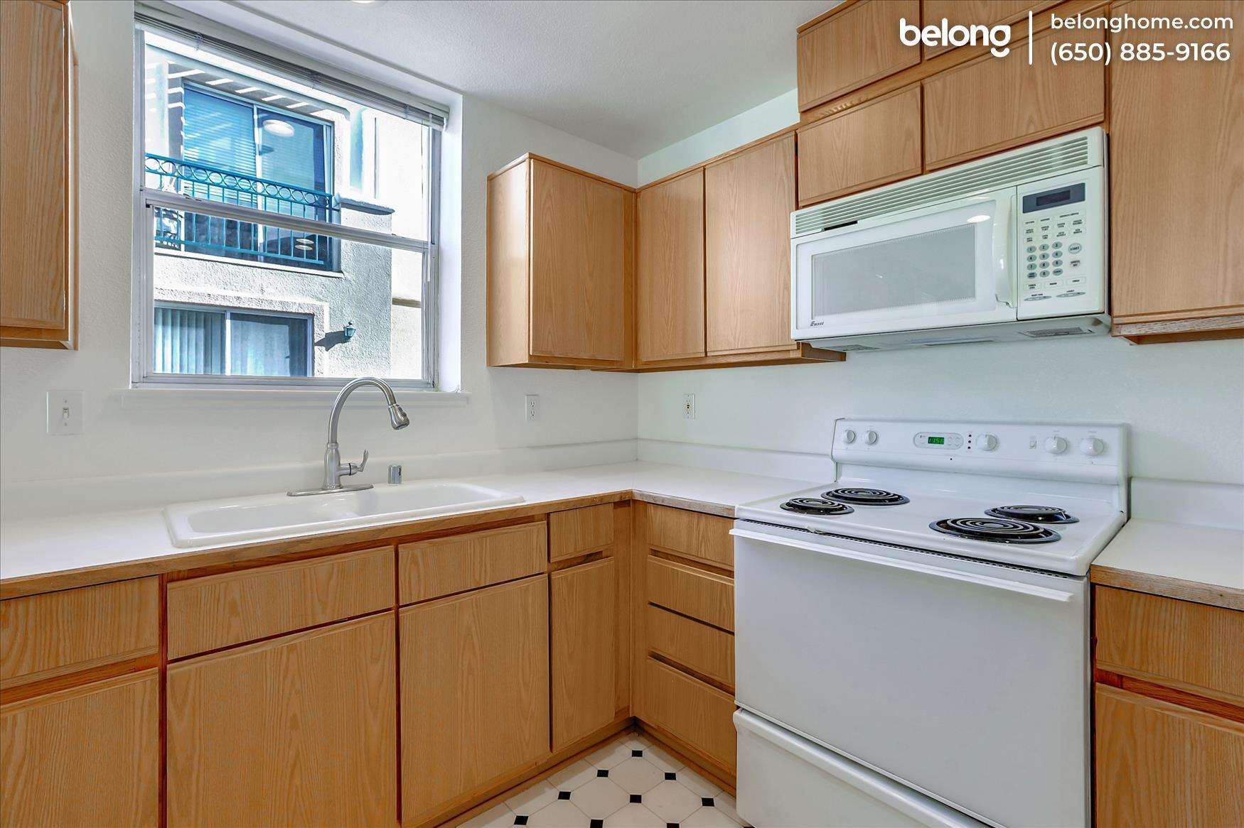 Building Photo - 952 S 11th St
