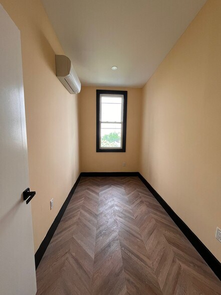 Building Photo - 283 Monticello Ave