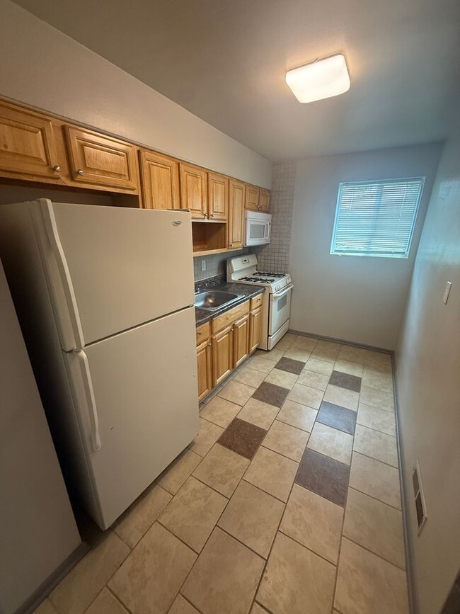 Building Photo - 3405 Frankford Ave