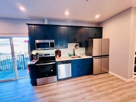 Building Photo - 663 1st Ln