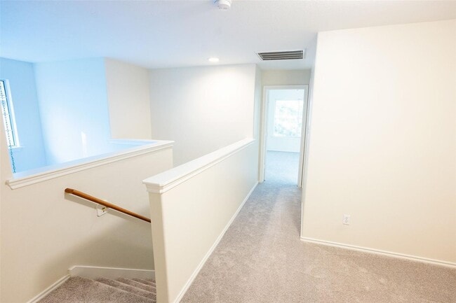 Building Photo - 11 Summer Haze Cir