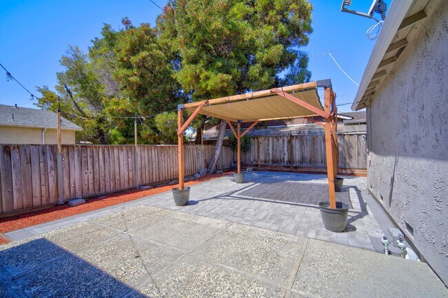 Building Photo - 5607 Goldfield Dr