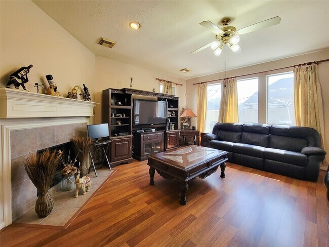 Building Photo - 8002 Weeping Willow Pl