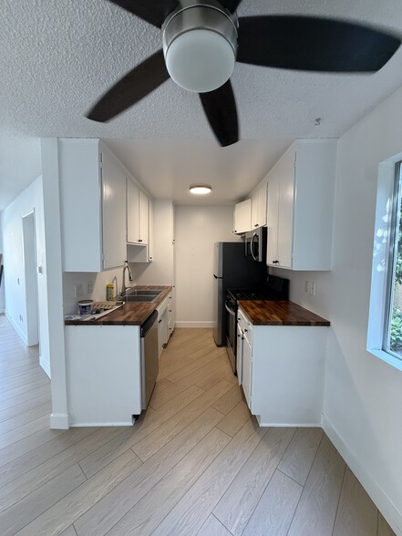 Building Photo - 1218 McClellan Dr