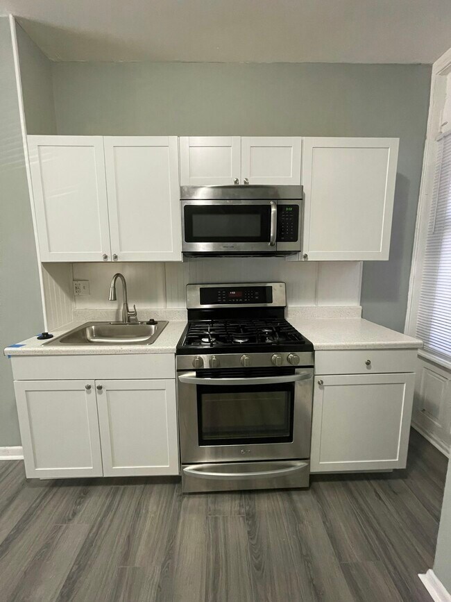 Building Photo - 2831 W Oxford St