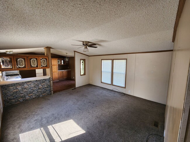 Building Photo - 3bd/ 2ba Mobile Home w/ Central Air