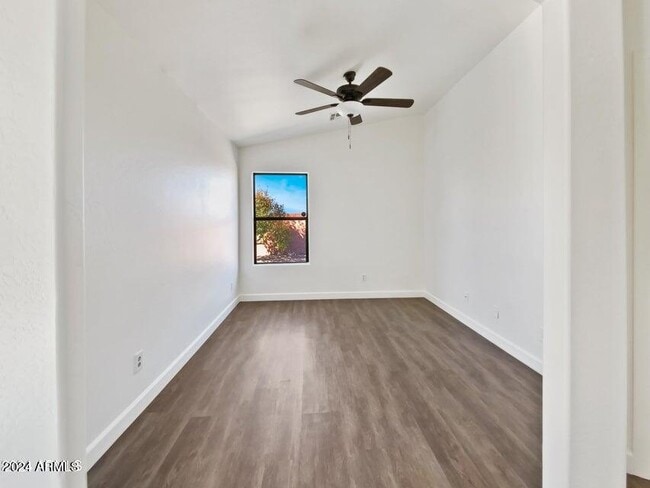 Building Photo - 866 S Cerise