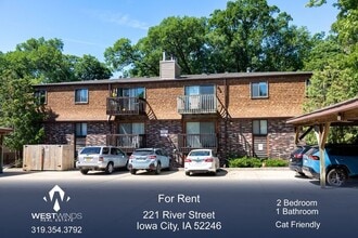 Building Photo - $1,500 | 2 Bedroom, 1 Bathroom | 1st Floor...