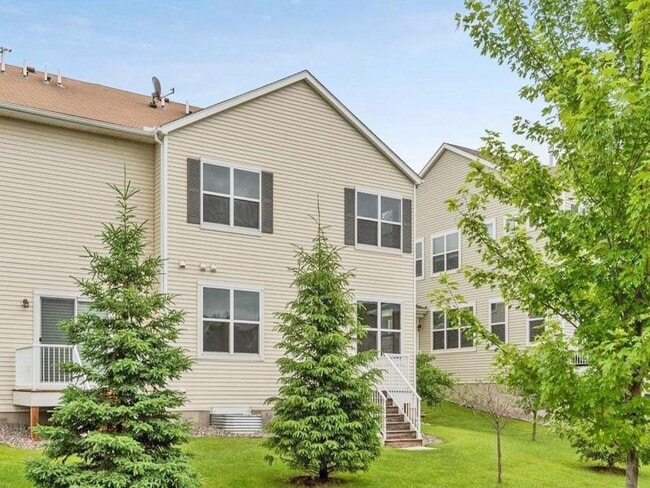 Building Photo - 9500 Declaration Dr