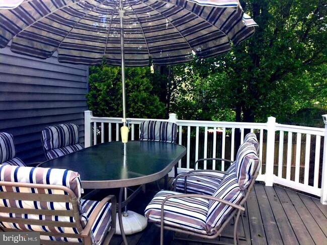 Building Photo - 1114 Ellingwood Dr