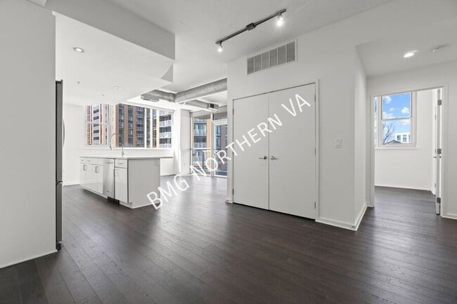 Building Photo - 3409 Wilson Blvd
