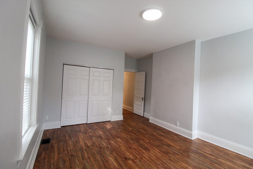 Bedroom - 421 Hopkins St