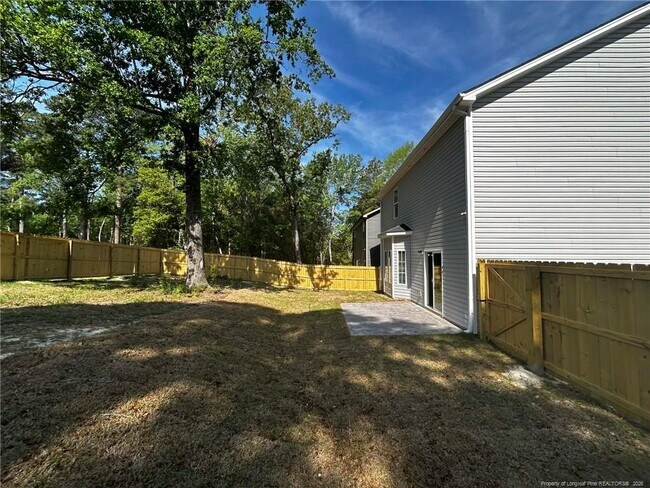 Building Photo - 7001 Summerlin Dr