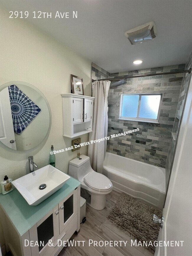 Building Photo - 2919 12th Ave N