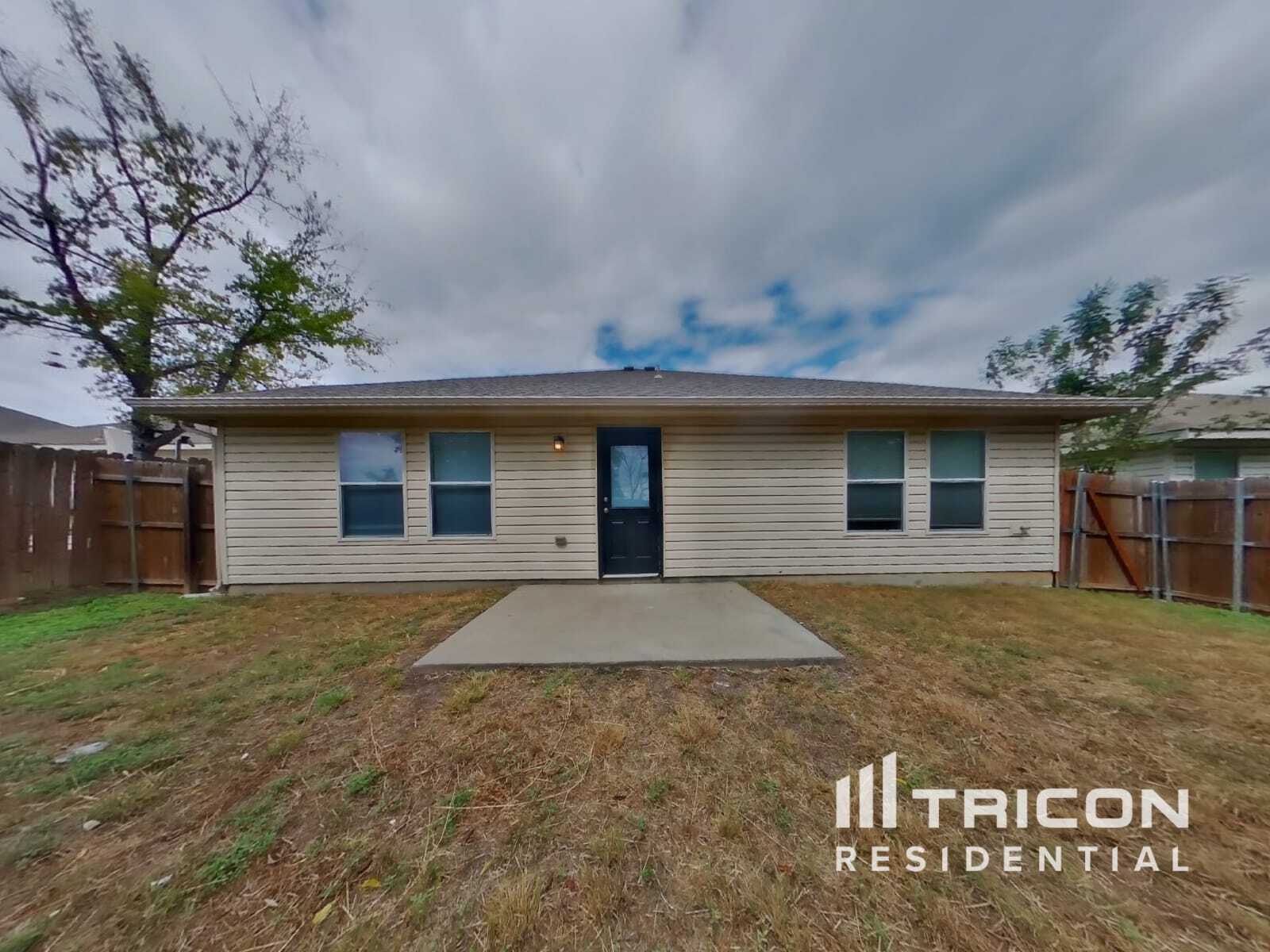 Building Photo - 641 Rosario Ln