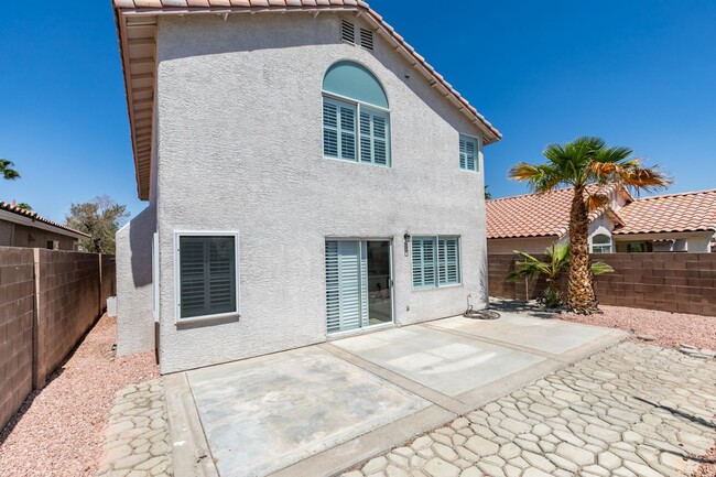 Building Photo - Beautiful 4-Bedroom Home Near Downtown Sum...