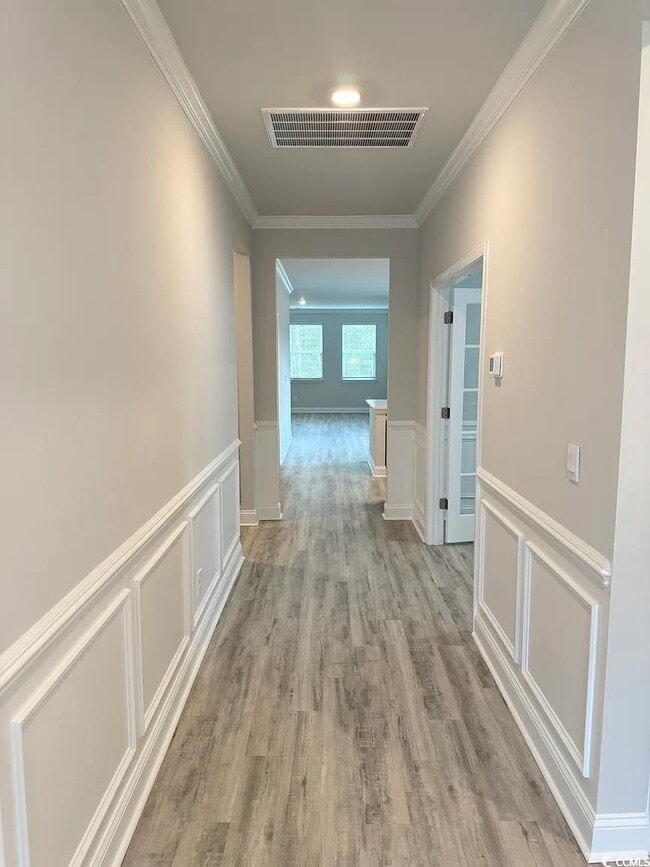 Building Photo - 7100 Shooting Star Way