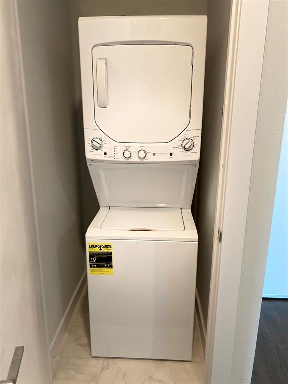 Building Photo - 900 S 1st St