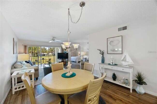 Building Photo - 433 Cerromar Ln