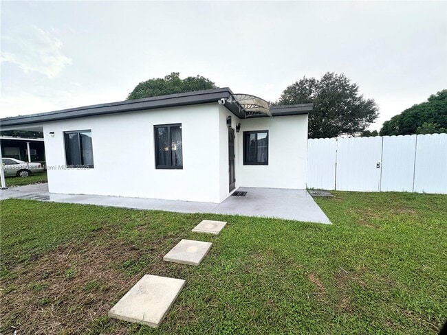 Building Photo - 16450 NW 23rd Ct