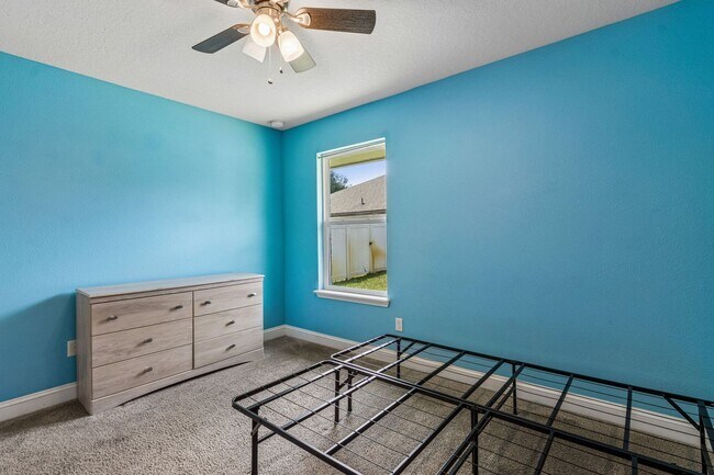 Building Photo - 87096 Farnsworth Ln