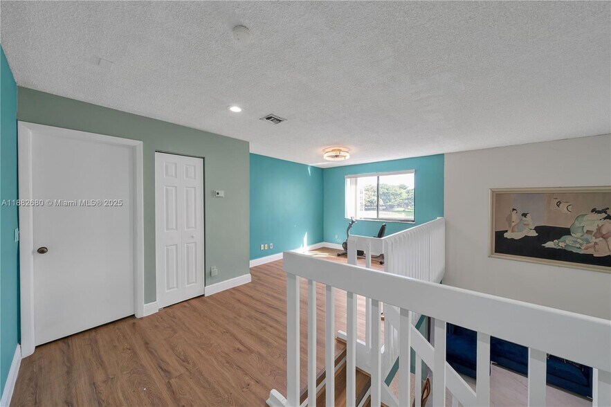 Building Photo - 15060 SW 49th Ln
