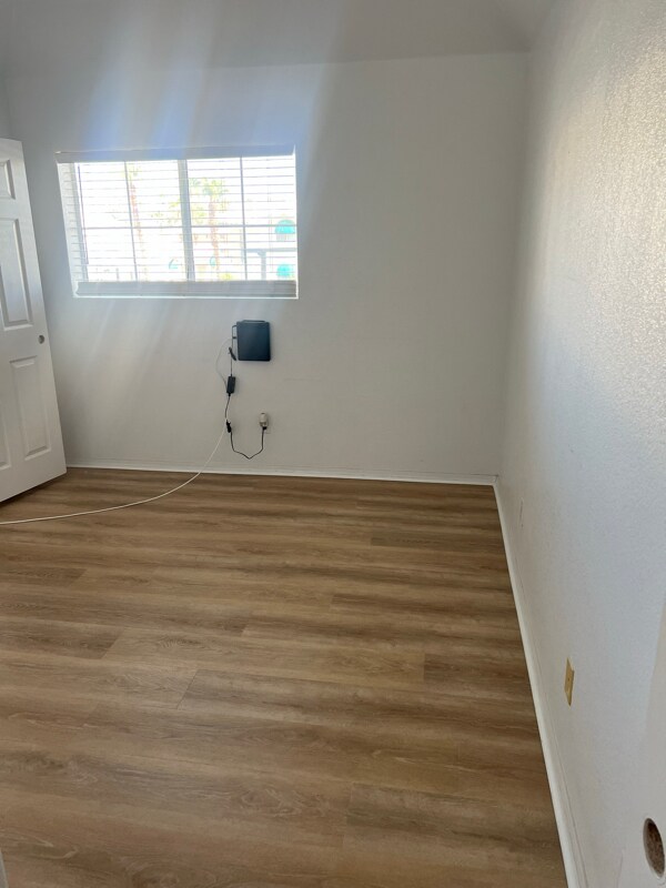 Building Photo - 3550 Bay Sands Dr