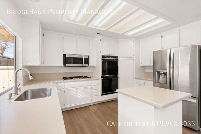 Building Photo - 10998 Corte Playa Barcelona