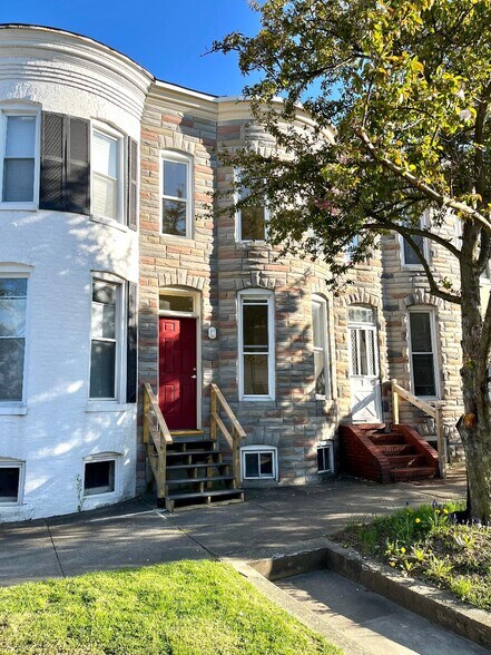 Building Photo - 253 W 31st St