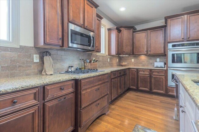 Building Photo - Lakeland TN Gorgeous Home for Lease