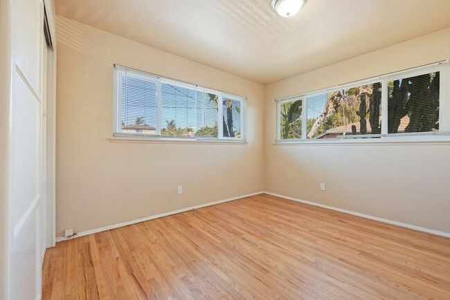 Building Photo - 4202 Dakota Dr