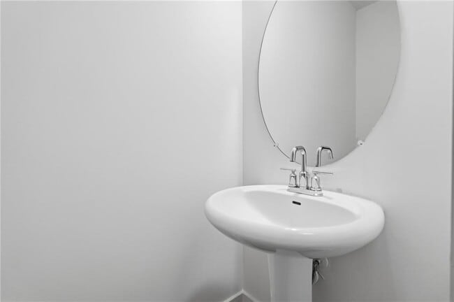 Building Photo - 6405 Shalks Xing Dr