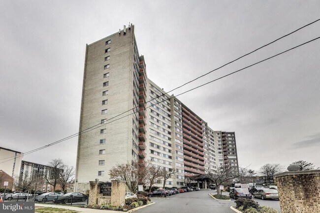 Building Photo - 5340 Holmes Run Pkwy
