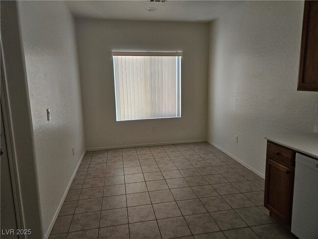 Building Photo - 7637 Fieldfare Dr