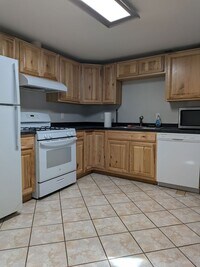 Building Photo - 3 Bedroom 1 Bathroom Apartment in Golden! $500 Move in Special!