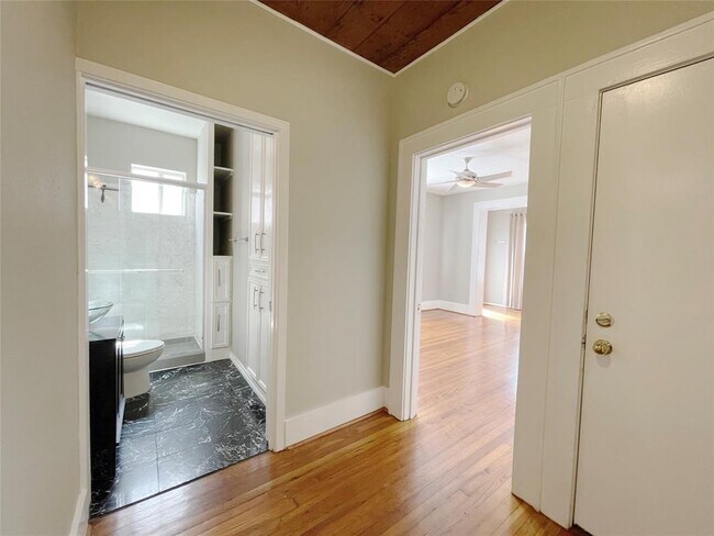 Building Photo - 711 Fargo St