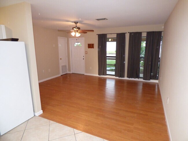 Building Photo - 2/2/1 Harbor Heights Home - Punta Gorda Annual Lease