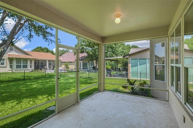 Building Photo - 112 Bluebell Dr
