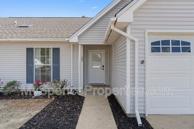 Building Photo - 102 Hollow Cove