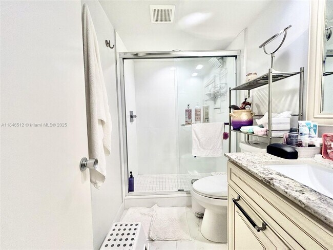 Building Photo - 3800 Oaks Clubhouse Dr