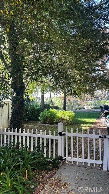 Building Photo - 7 Dunn St