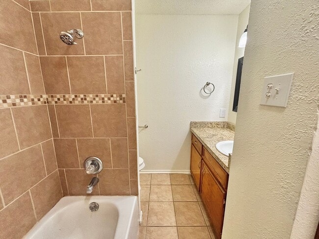 Building Photo - Freshly Remodeled 3 Bedroom 2 Bathroom Home in Frenship ISD