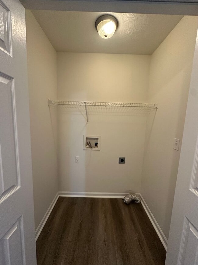 Building Photo - 1659 W Kole Dr