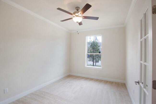 Building Photo - 148 Isabella Wy